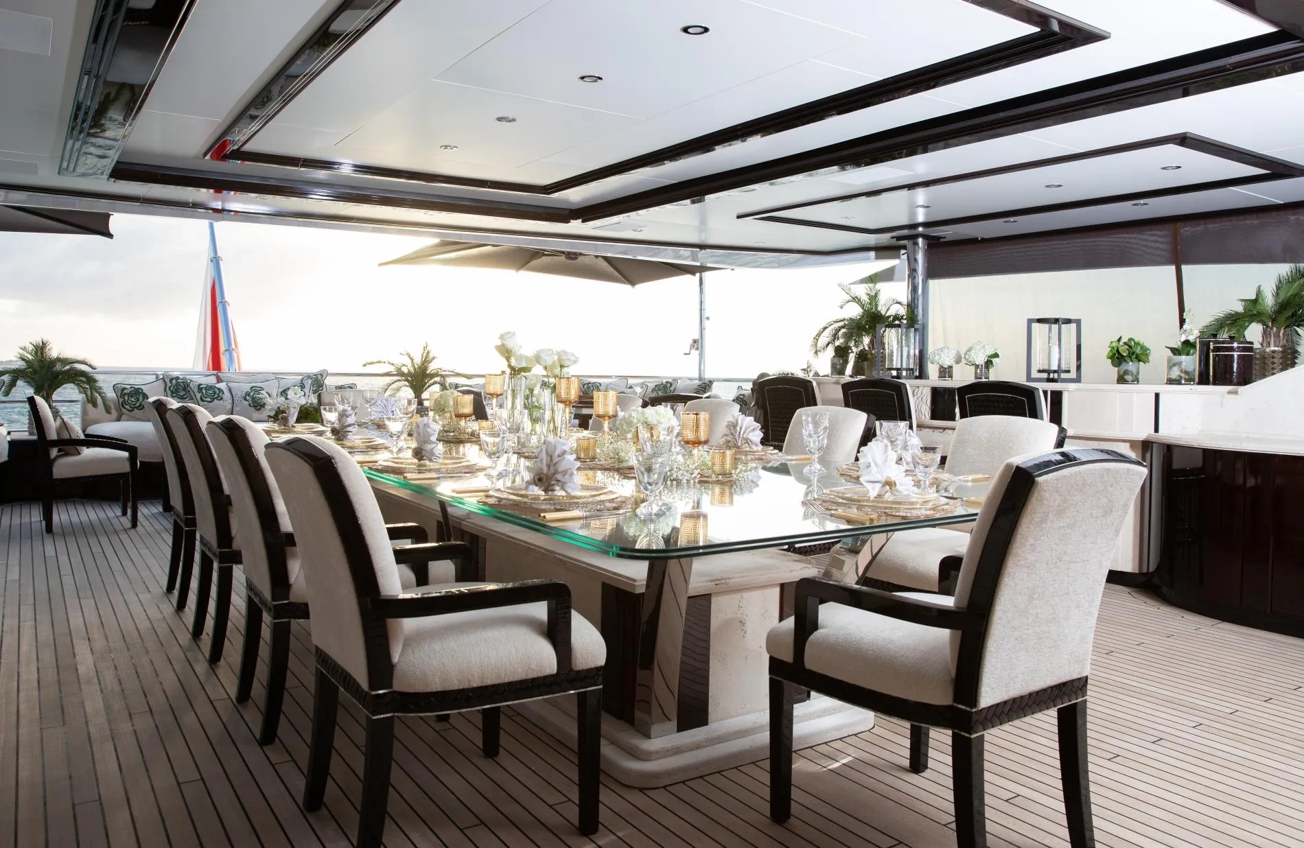 ILLUSION V yacht charter, photo 7