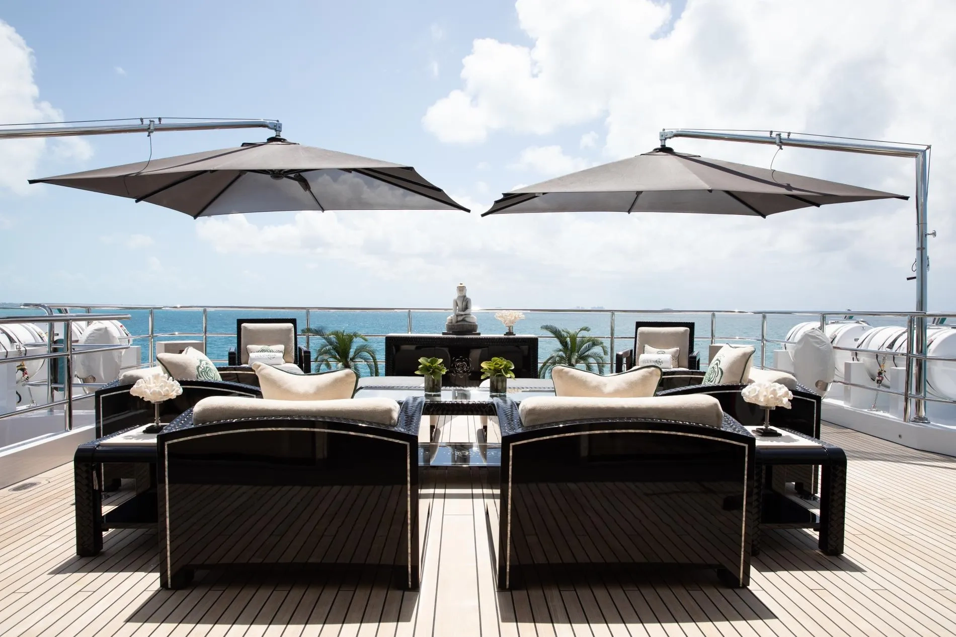 ILLUSION V yacht charter, photo 8