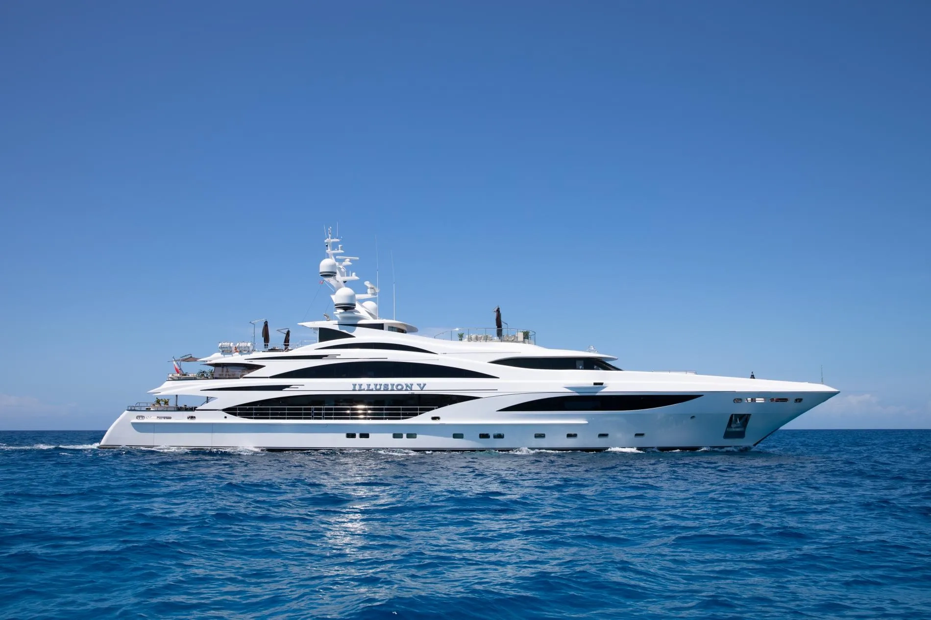 ILLUSION V luxury yacht charter French Riviera