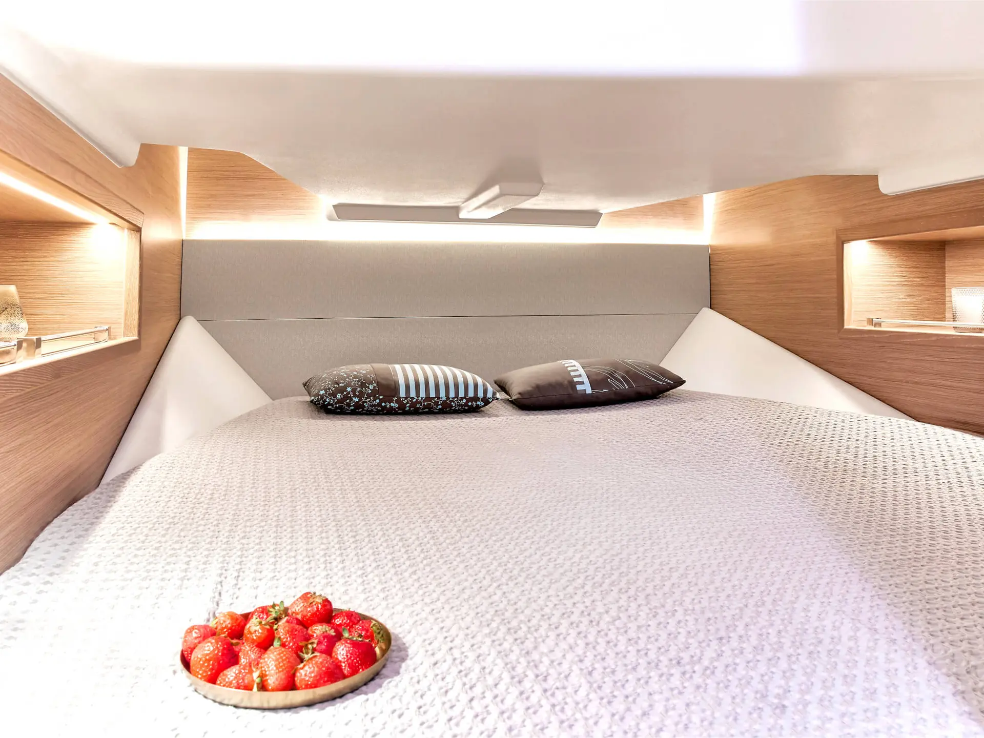 FJORD 38 yacht charter, photo 5