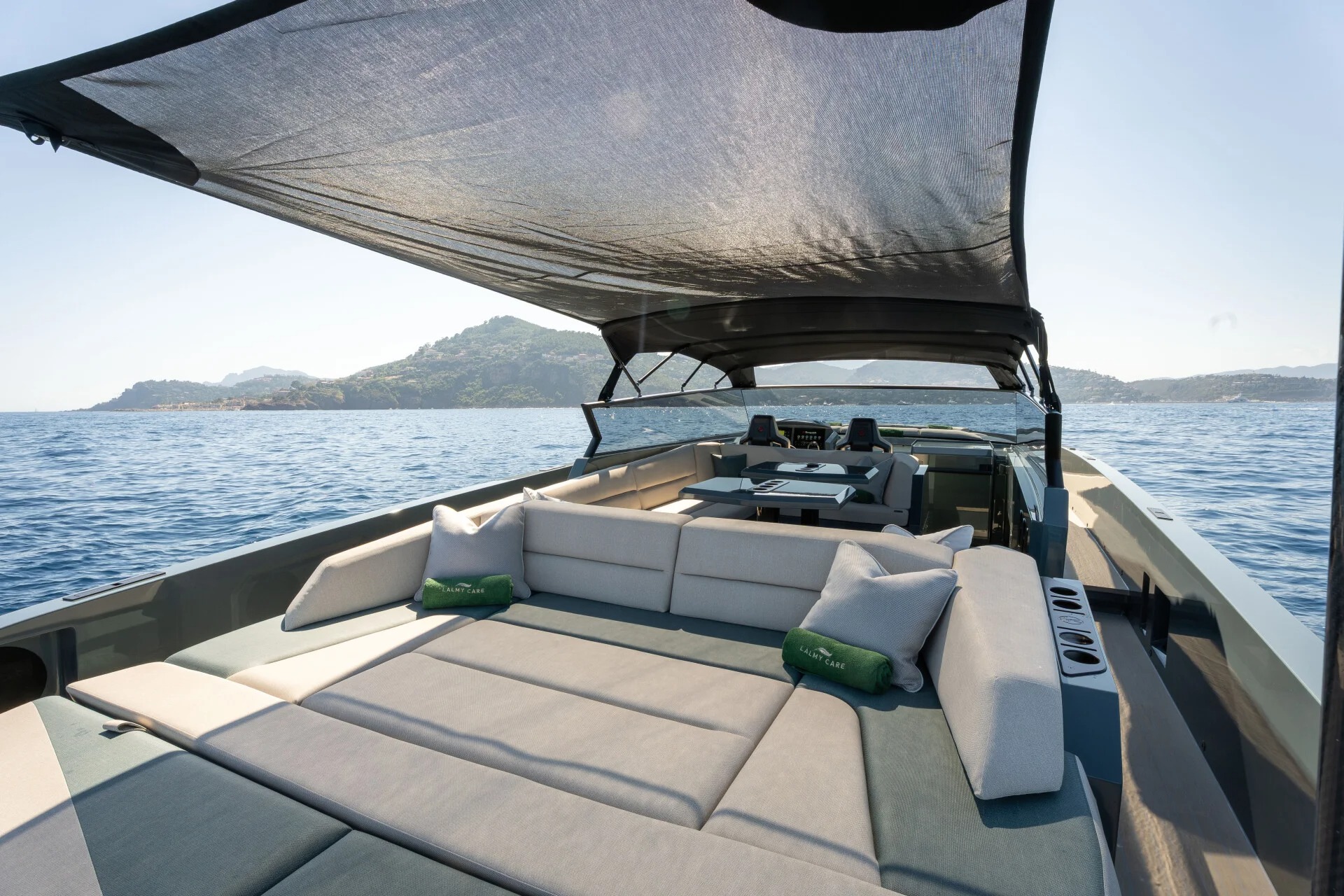 Vanquish 54 yacht charter, photo 3