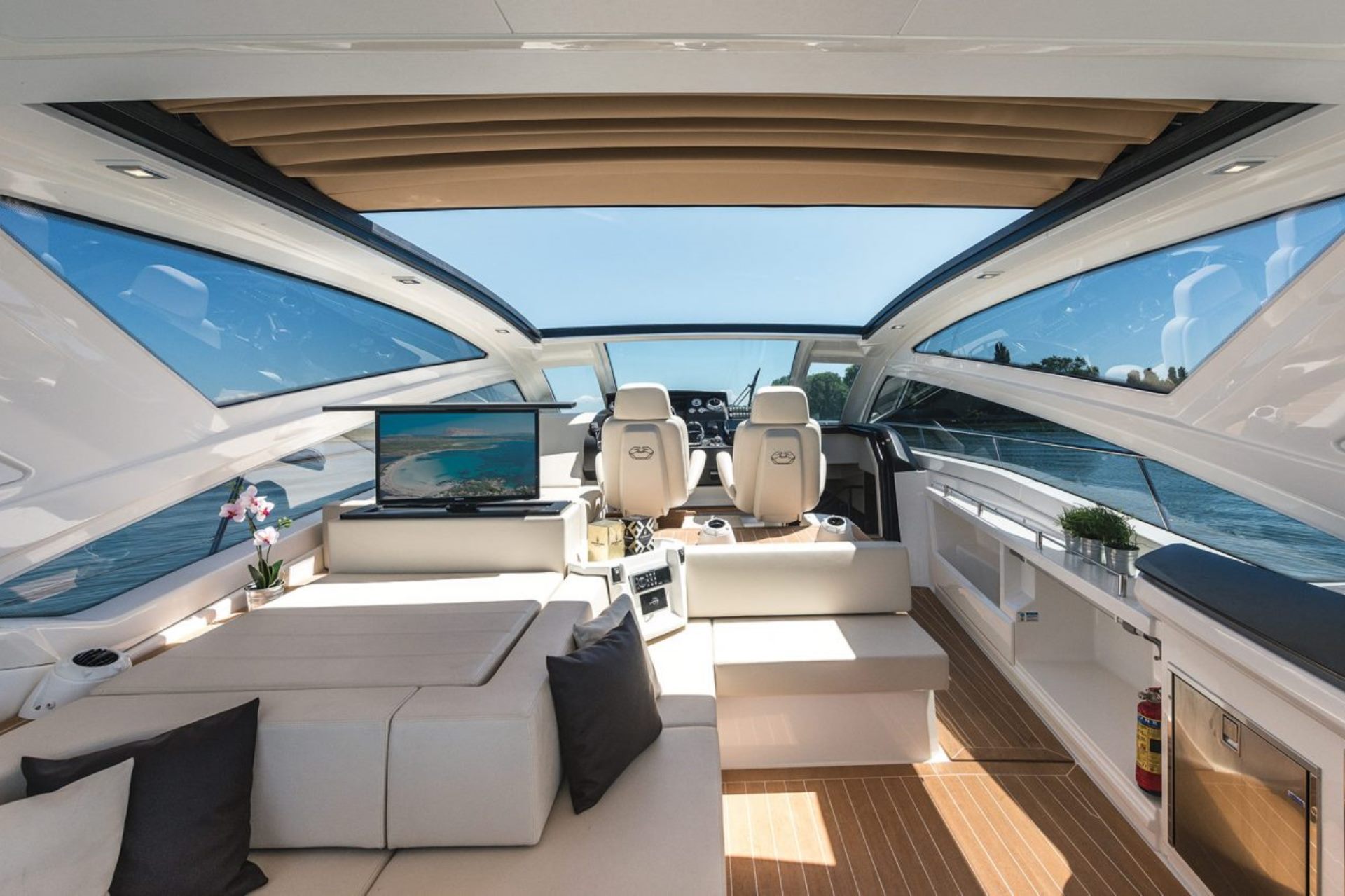 CRANCHI 60 yacht charter, photo 4