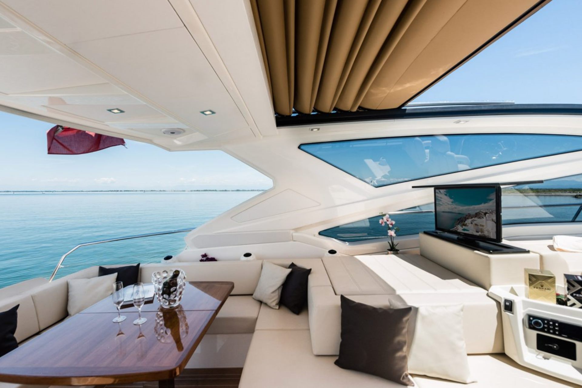 CRANCHI 60 yacht charter, photo 8