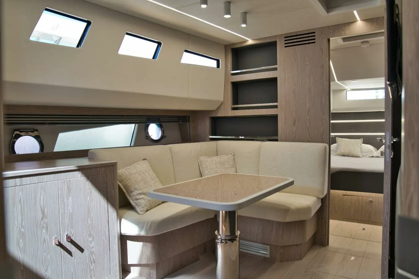 Pegase Cayman 540 yacht charter, photo 4