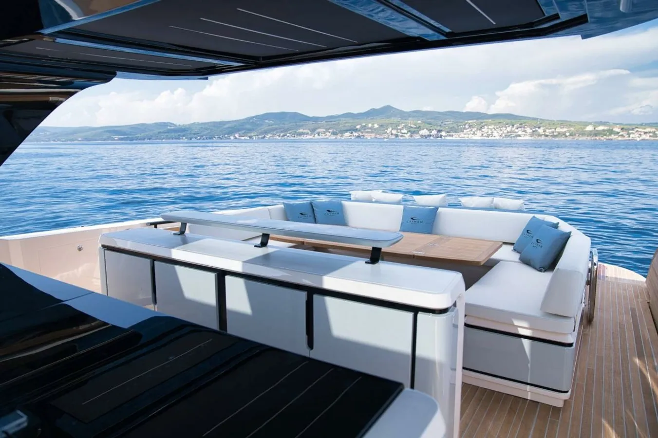 Pegase Cayman 540 yacht charter, photo 6