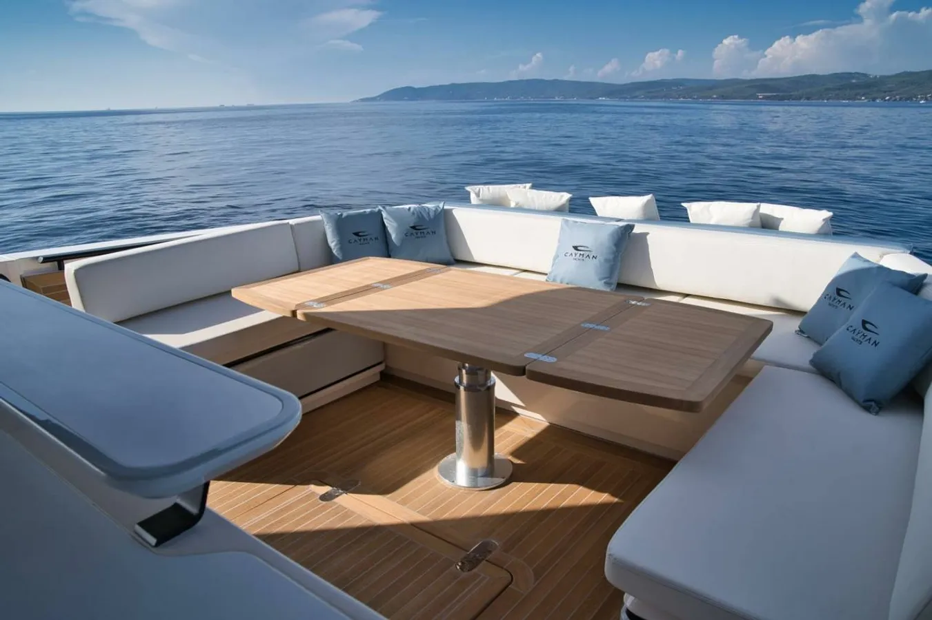 Pegase Cayman 540 yacht charter, photo 3
