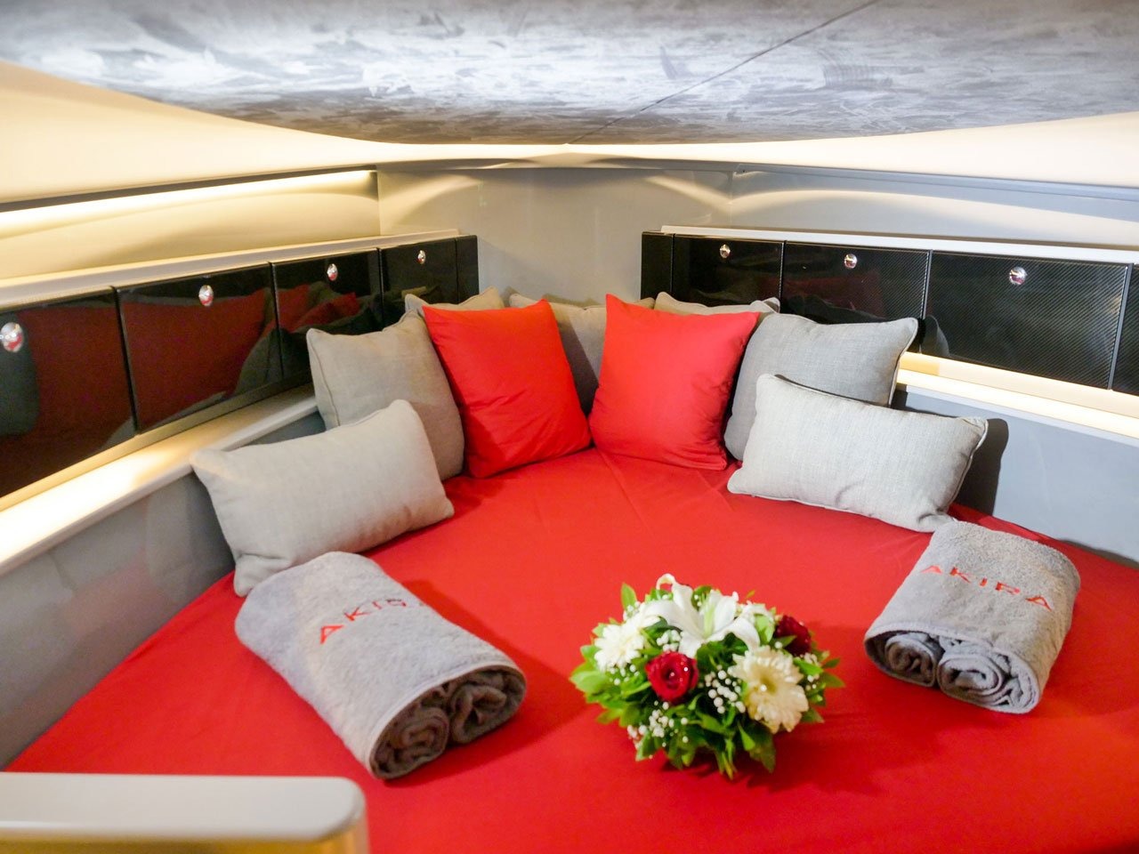 Wajer Curve 38 yacht charter, photo 4