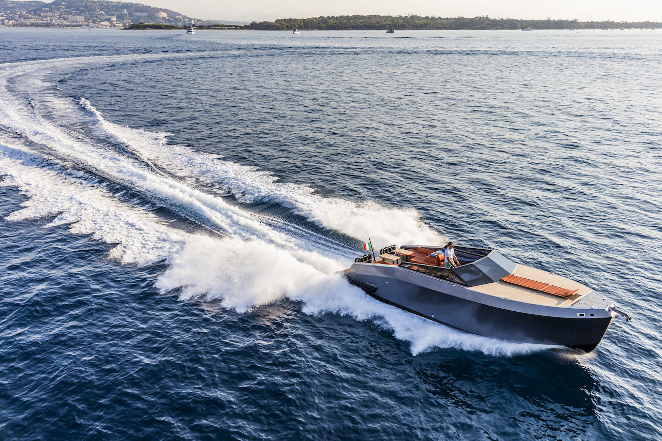 MAZU 38 yacht charter, photo 2