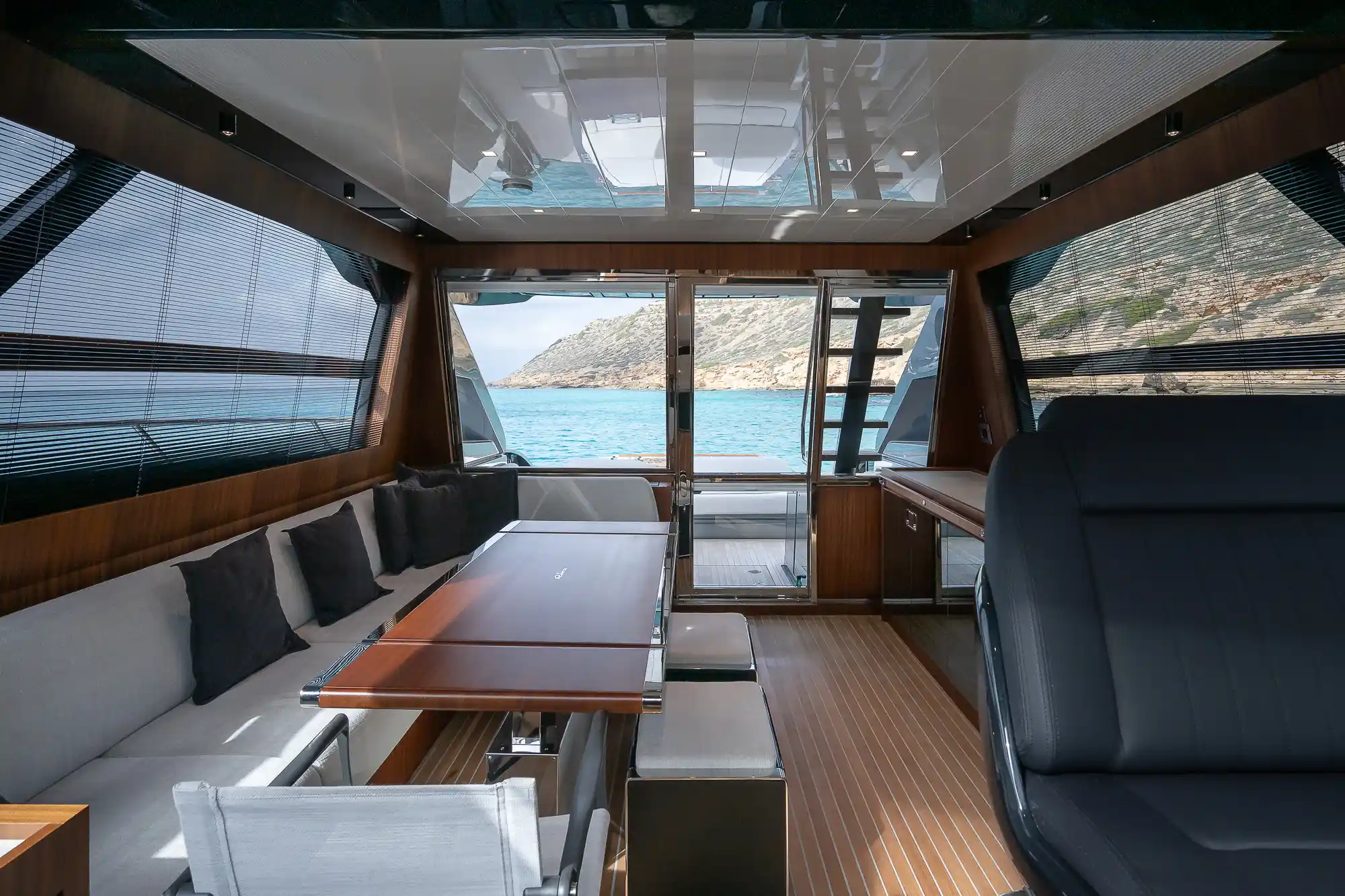 RIVA 66 yacht charter, photo 4