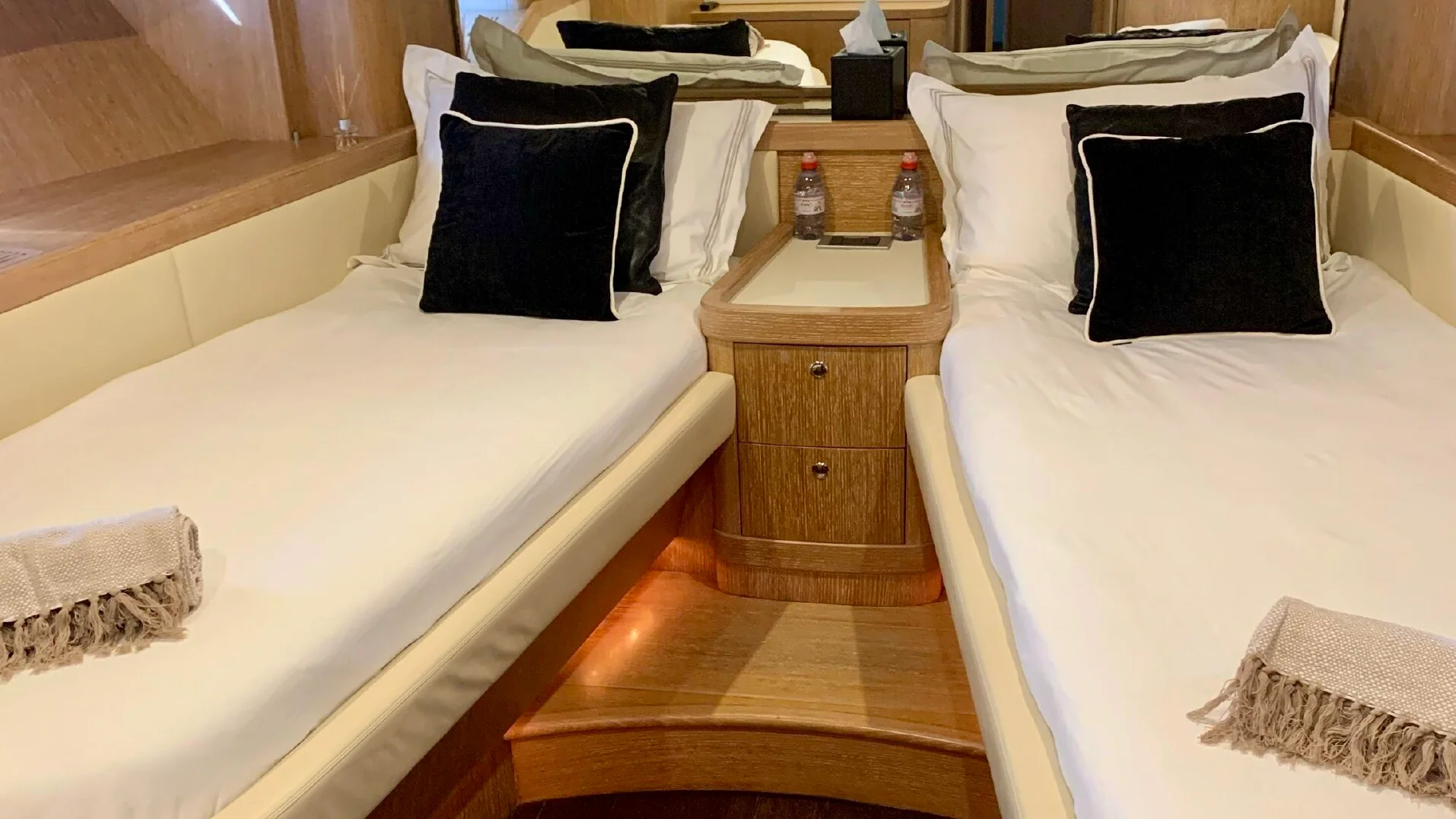 ALFAMARINE 78 yacht charter, photo 7