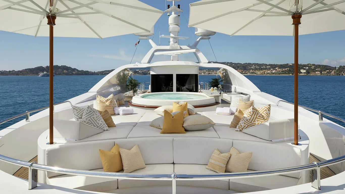 MIMI yacht charter, photo 3