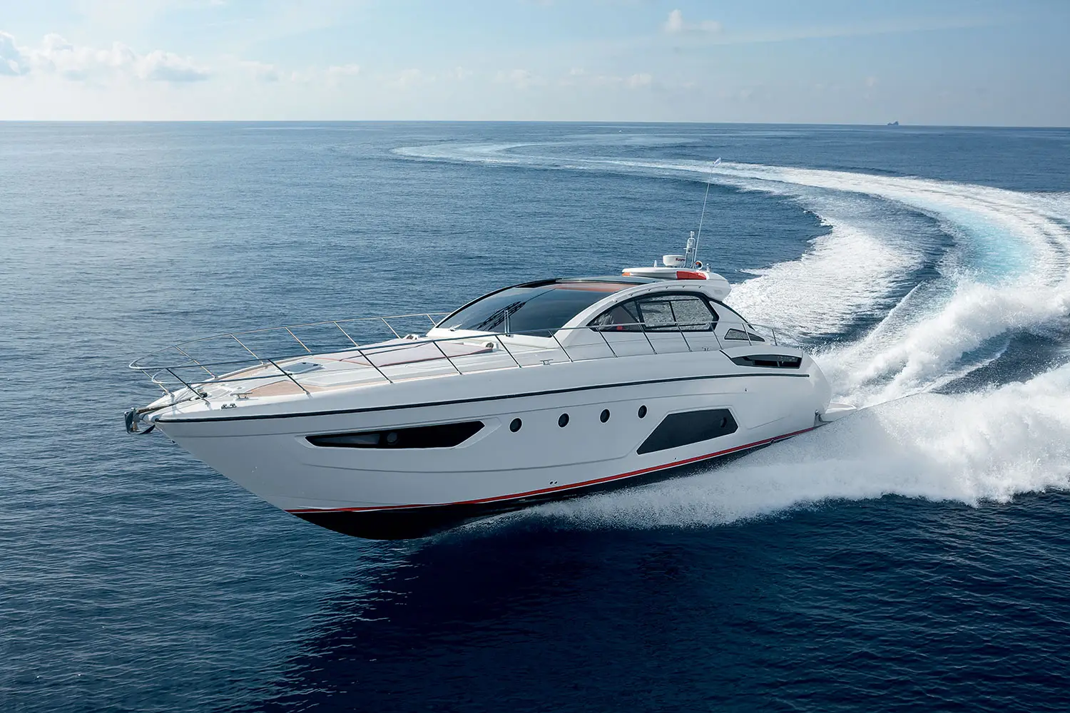 AZIMUT 58 — 18m luxury yacht AZIMUT 58 luxury yacht charter French Riviera