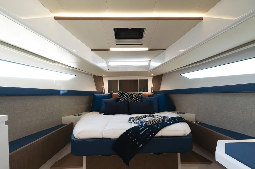 FIART 43 yacht charter, photo 4