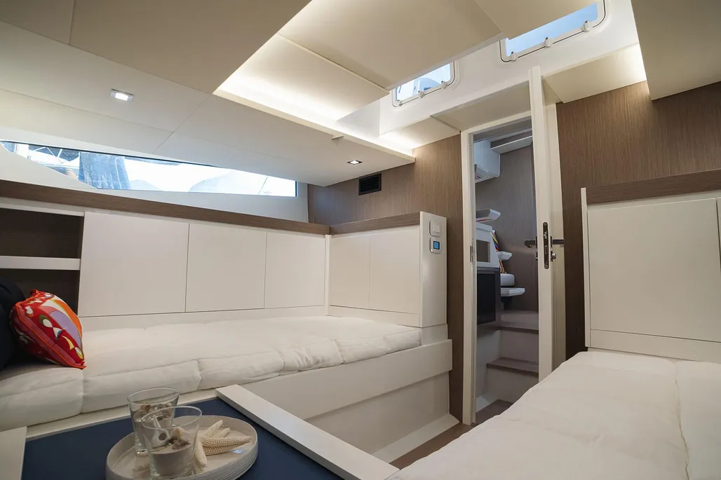 FIART 43 yacht charter, photo 8