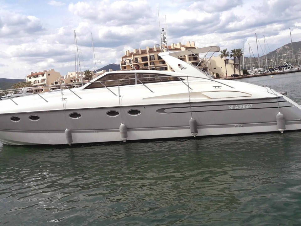 Princess V55 yacht charter, photo 2