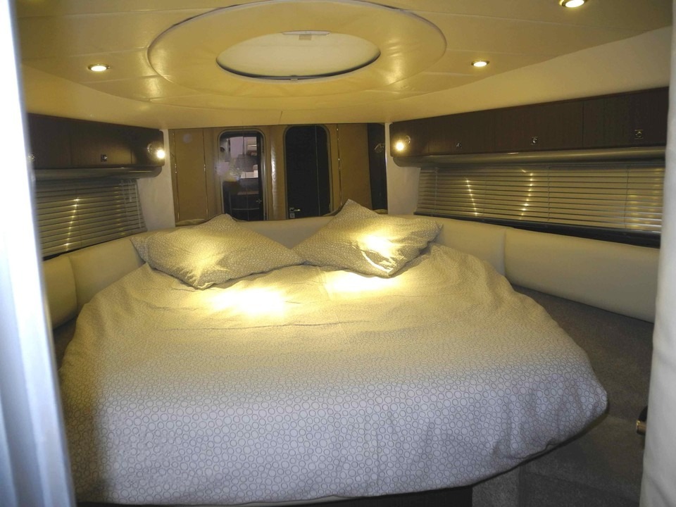 Princess V55 yacht charter, photo 5