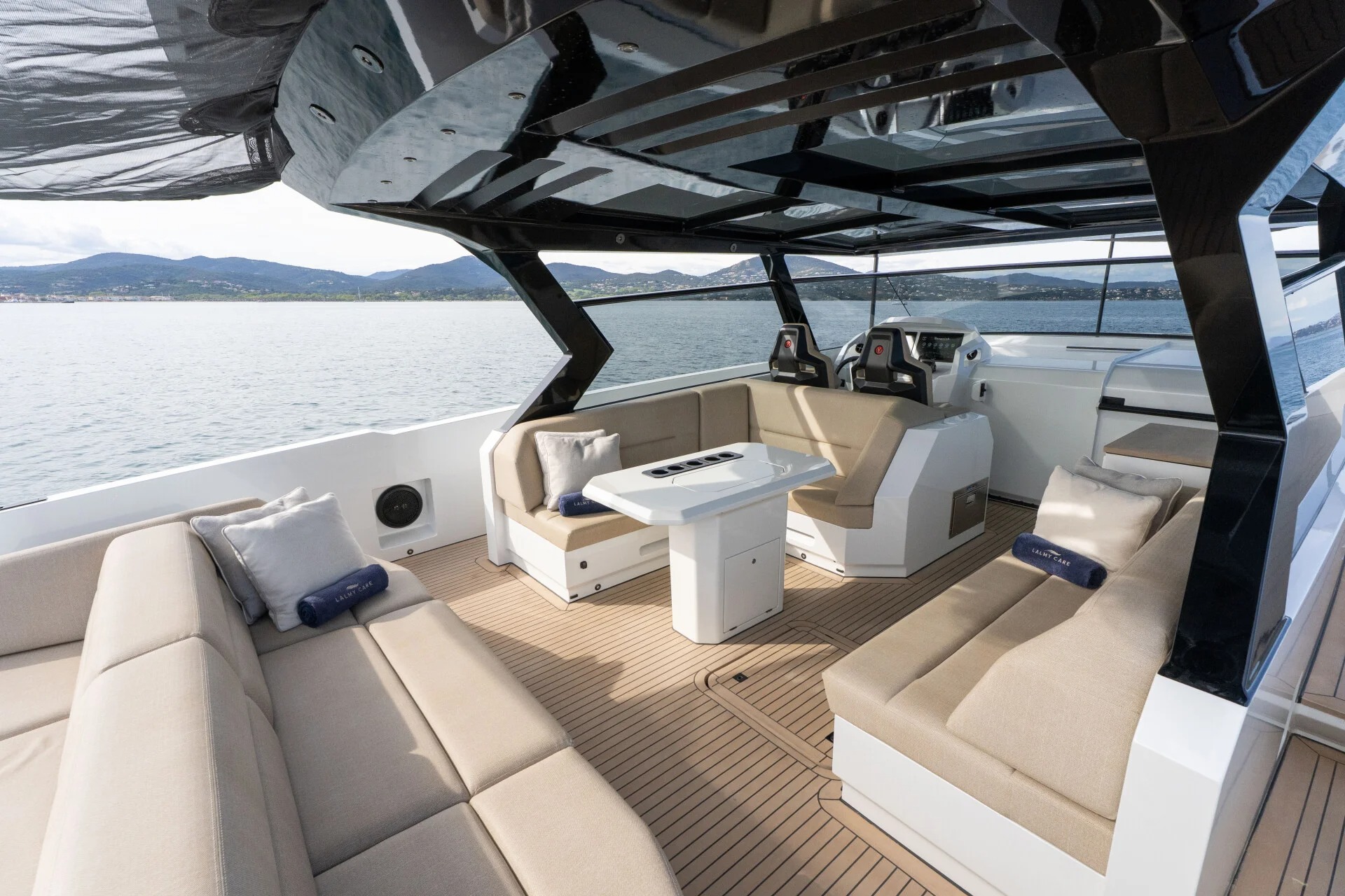 Vanquish 58 T-Top yacht charter, photo 8