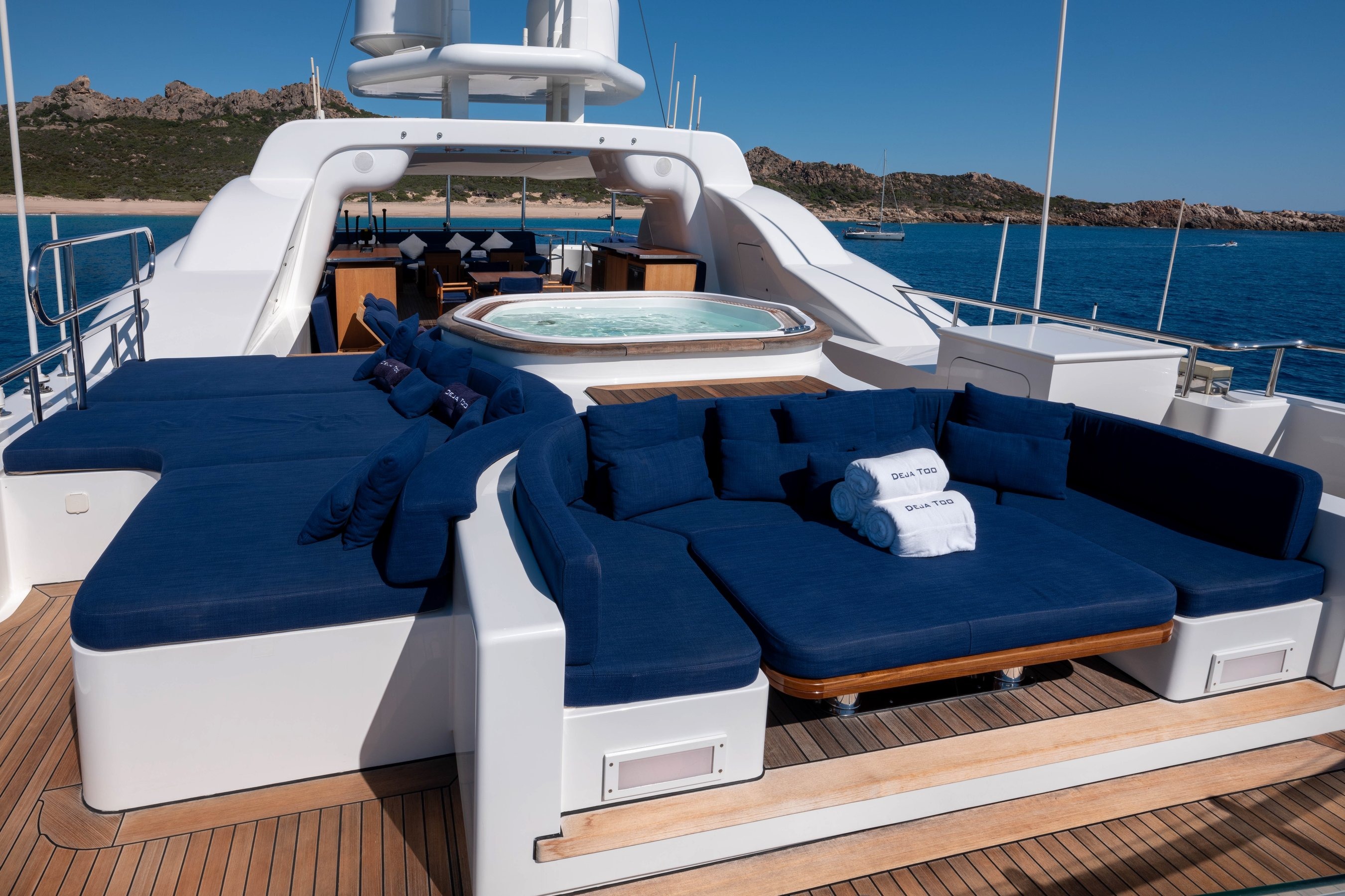 DEJA TOO yacht charter, photo 3