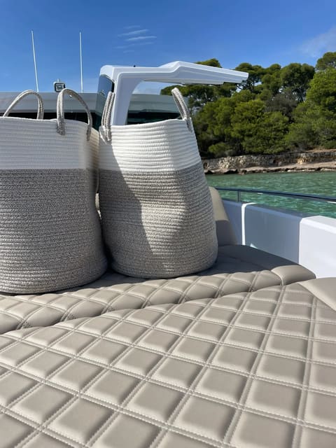 AXOPAR 37, embarquement à saint-tropez
