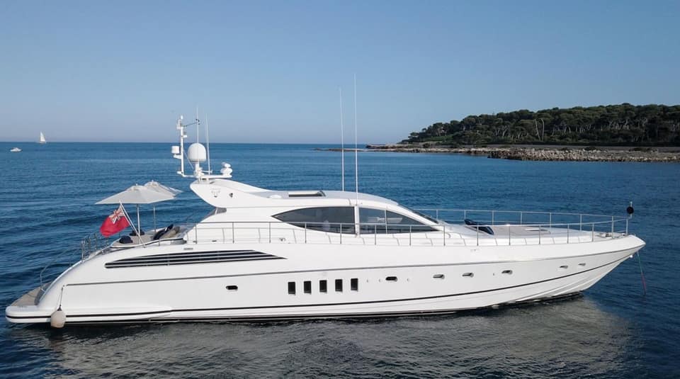 Visite vidéo du LEOPARD 24, location de yacht sur la Côte d'Azur
