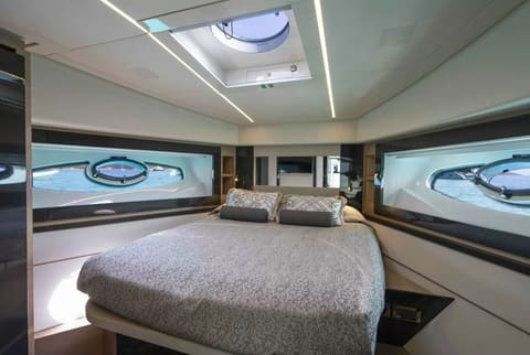 PERSHING 70, dernière baignade et retour