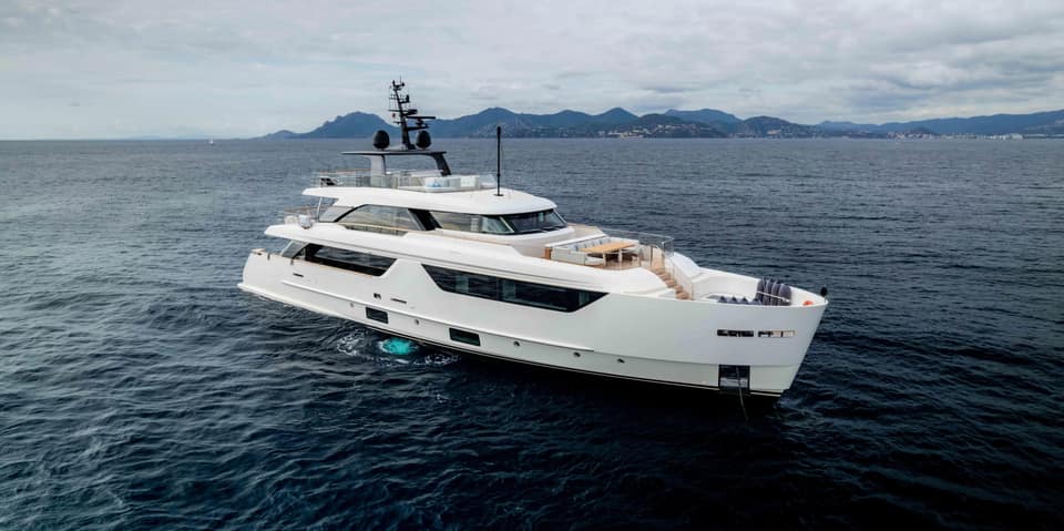 Visite vidéo du SABBATICAL, location de yacht sur la Côte d'Azur