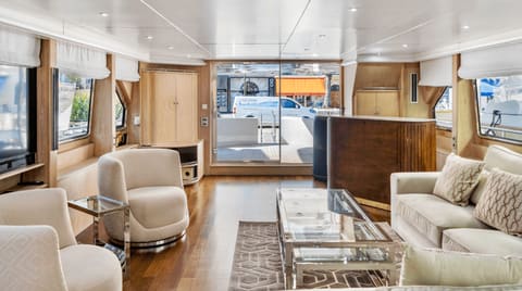 TECNOMARINE, navigation vers le prochain port