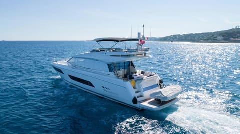 Prestige 680s, croisière le long de la côte