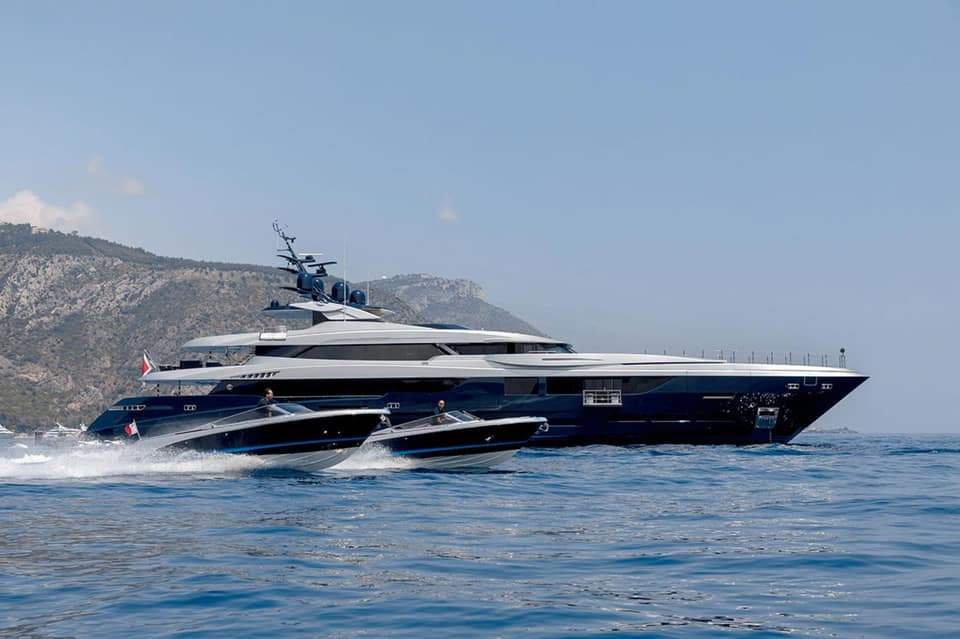 Visite vidéo du SARASTAR, location de yacht sur la Côte d'Azur