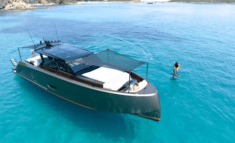 VANQUISH 58, croisière le long de la côte