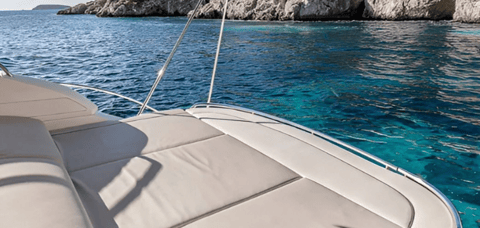 Princess V48, croisière le long de la côte