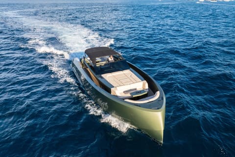 Vanquish 45 R, croisière le long de la côte