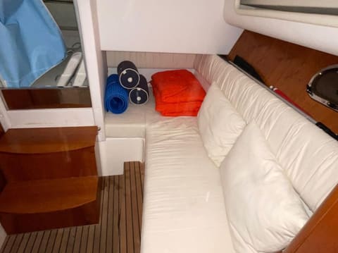 Tullio Abbate 33, croisière le long de la côte