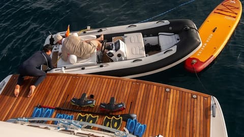 Sanlorenzo SL78 - Pap's Toy III, petit déjeuner au mouillage