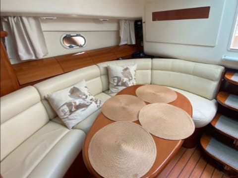 Prestige 34 S, croisière le long de la côte