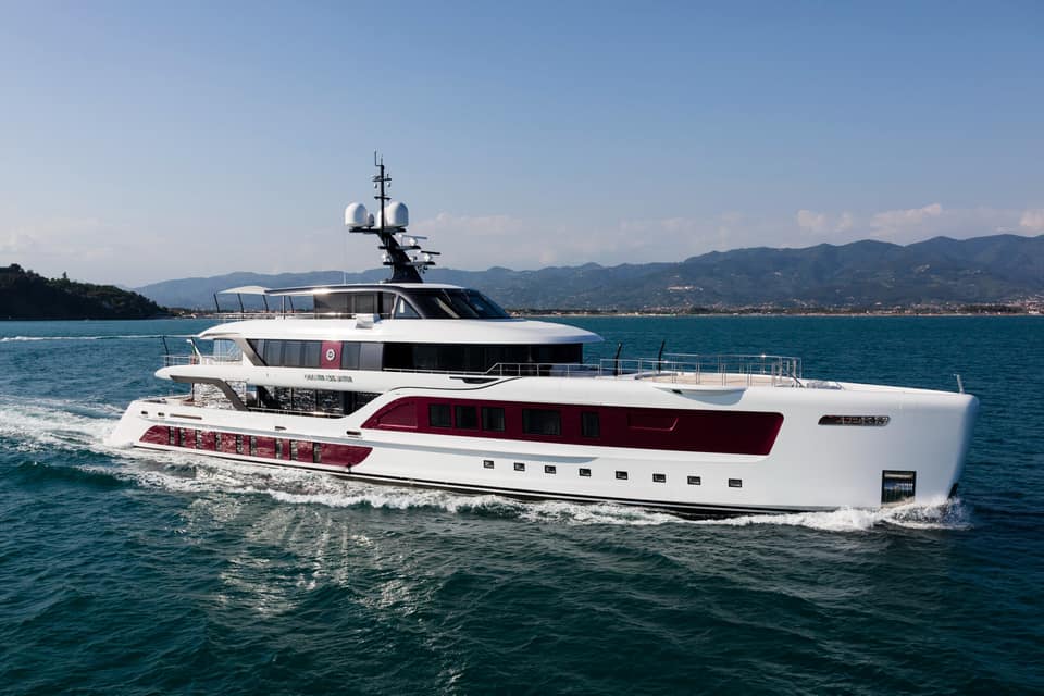 Visite vidéo du QUINTA ESSENTIA, location de yacht sur la Côte d'Azur