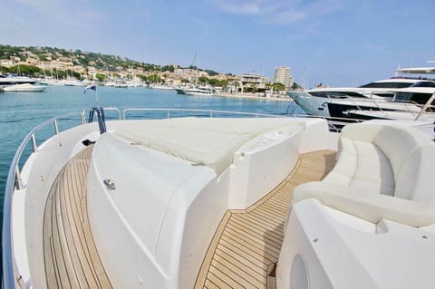 SUNSEEKER 75, embarquement à saint-tropez
