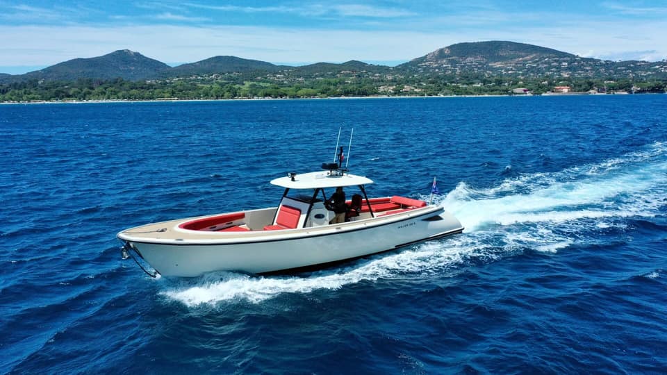 Visite vidéo du WAJER 38S, location de yacht sur la Côte d'Azur