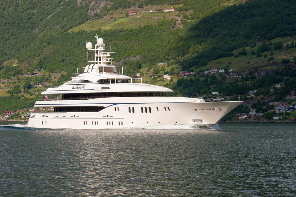 Visite vidéo du LADY KATHRYN V, location de yacht sur la Côte d'Azur