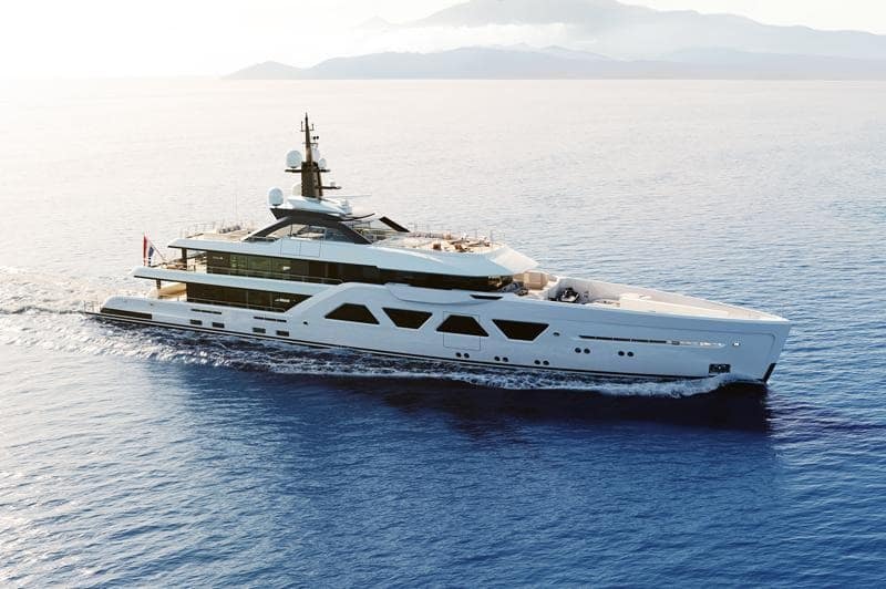 Visite vidéo du ENTOURAGE, location de yacht sur la Côte d'Azur