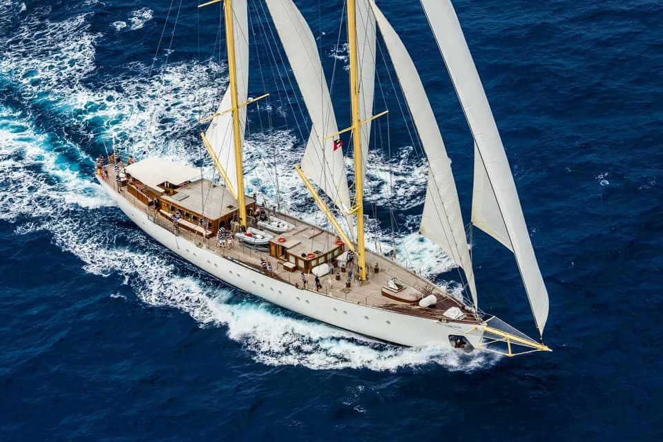 Visite vidéo du Chronos, location de yacht sur la Côte d'Azur