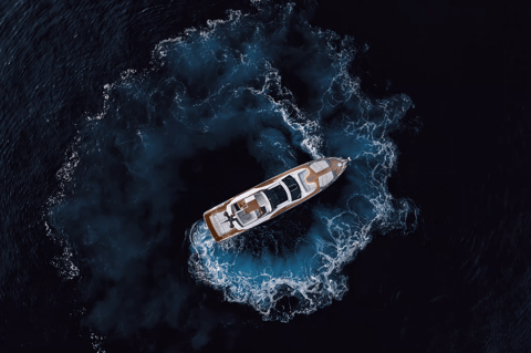 Azimut S8, mer et soleil