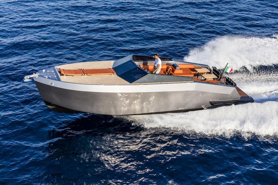 Visite vidéo du MAZU 38, location de yacht sur la Côte d'Azur