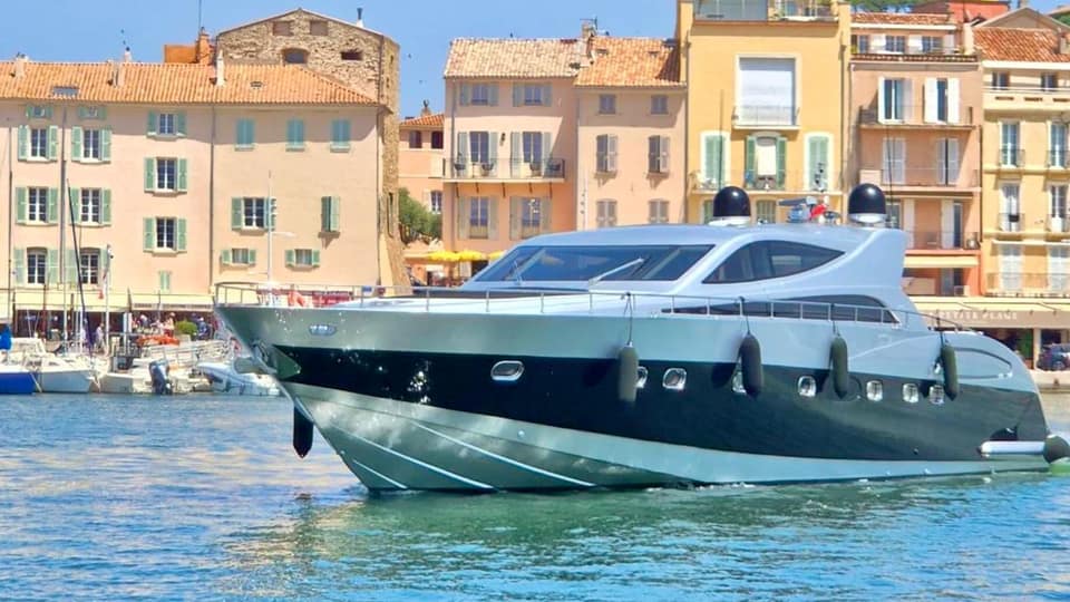 Visite vidéo du ALFAMARINE 78, location de yacht sur la Côte d'Azur