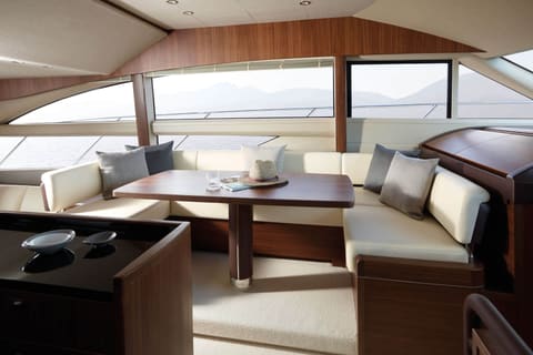 Princess V56, embarquement