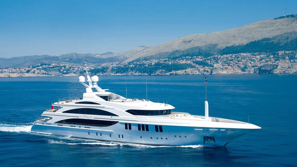 Visite vidéo du MIMI, location de yacht sur la Côte d'Azur