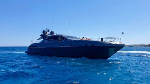 MANGUSTA 92 , mer et soleil
