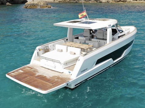 FJORD 41 XL, croisière le long de la côte