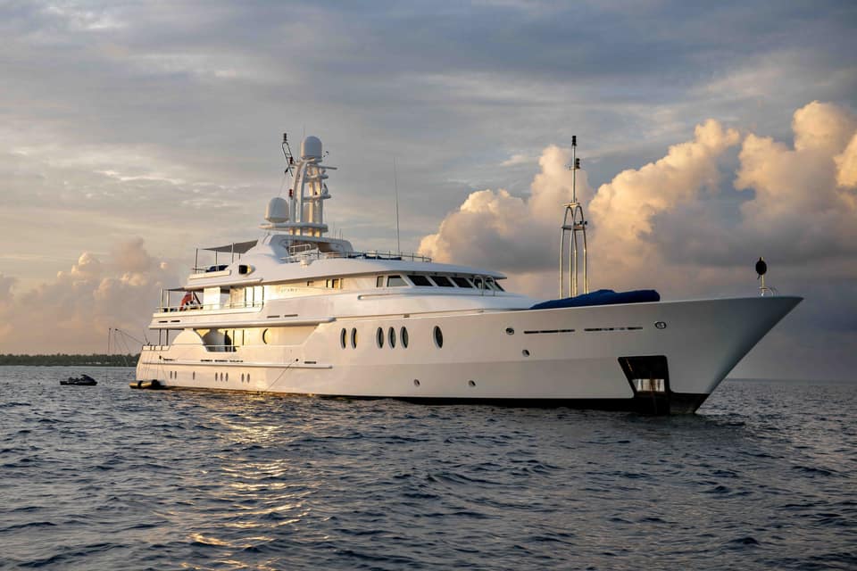 Visite vidéo du DEJA TOO, location de yacht sur la Côte d'Azur