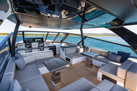 VANDUTCH 75, croisière le long de la côte